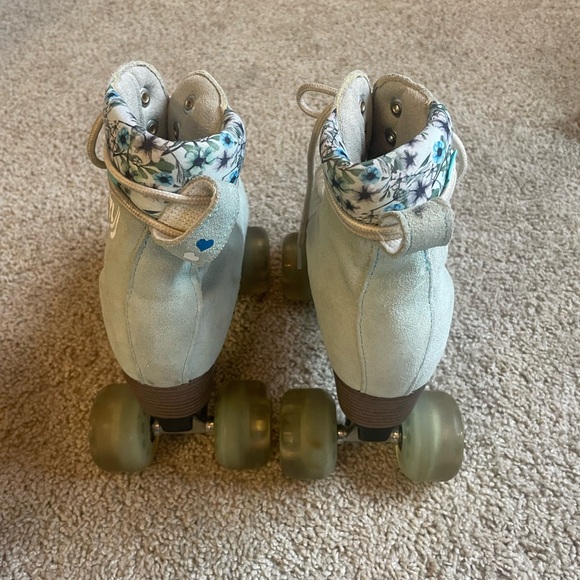 Roller skates - Picture 2 of 4